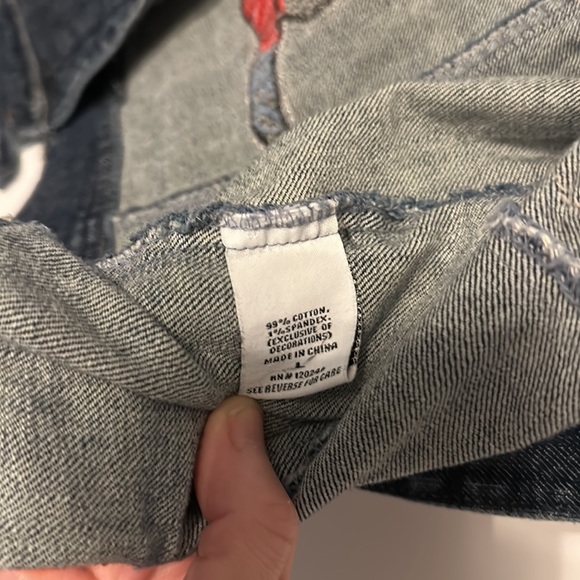 Beautiful cropped lightly distressed denim jacket. The Vampire diaries. PTP 19”. - Picture 14 of 16